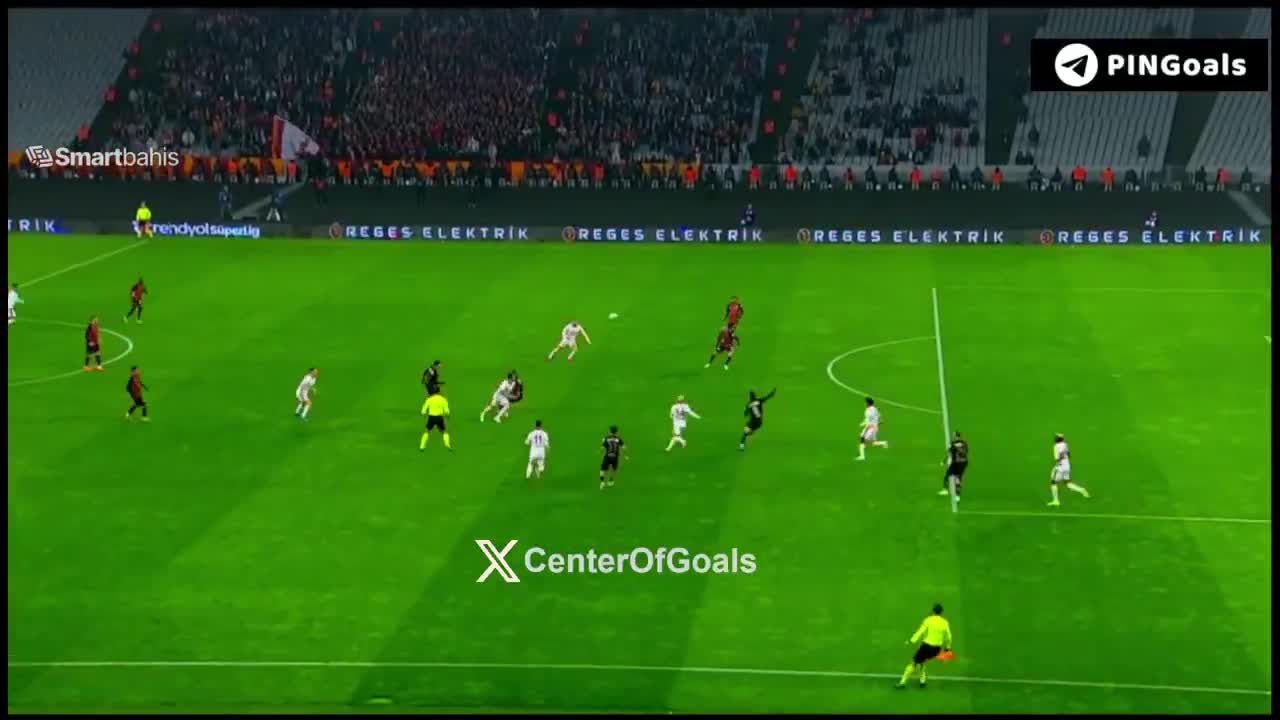 Gabriel Sara scores at 30th second! F...