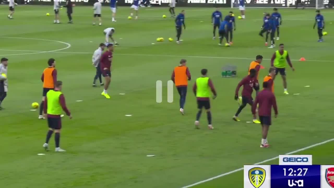 Moment Bukayo Saka gets injured during warm-up.