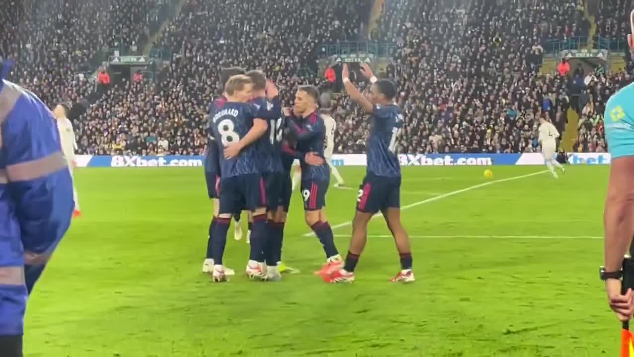 Just look at that raw passion and fire f... (1)
