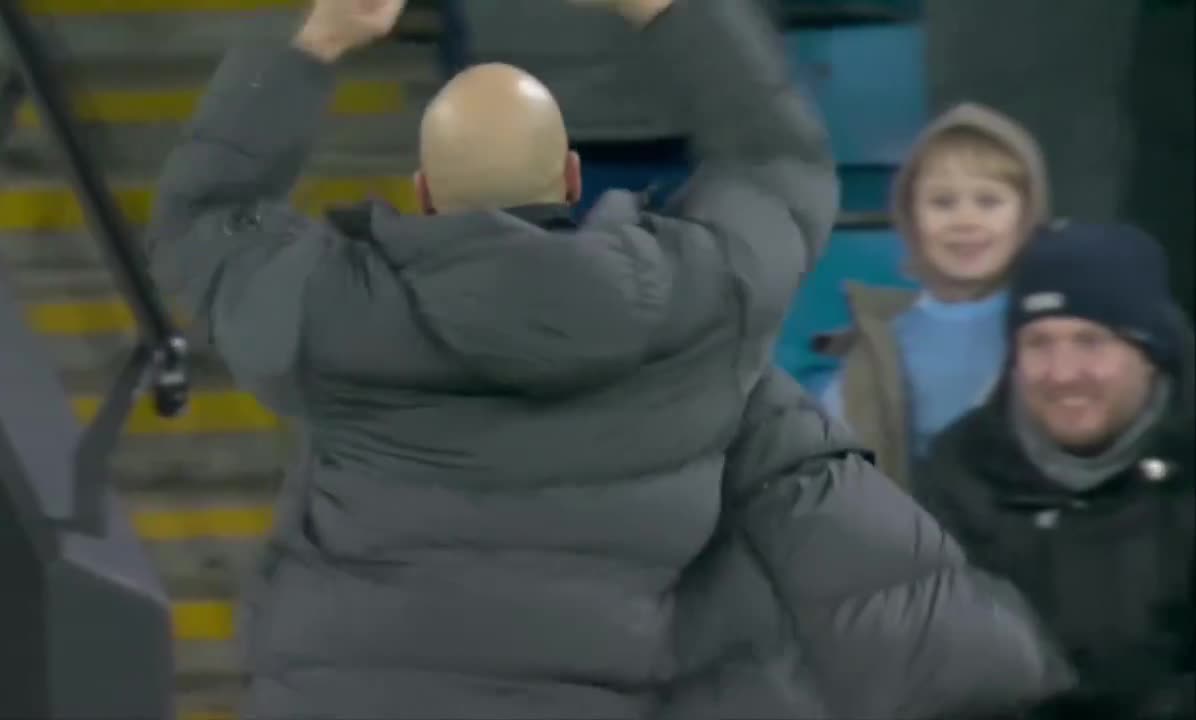 Peps reaction when Marmoush scored his ...
