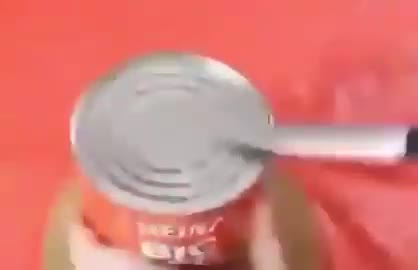 demoman tries to open up a soup can (270p_30fps_H264-128kbit_AAC)