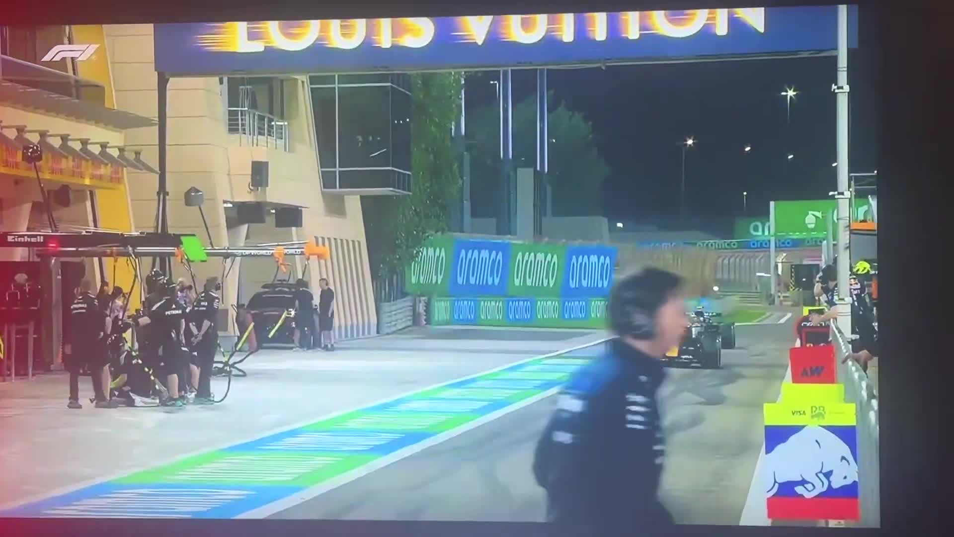 Hadjar sest trompé de garage #f1 #F1Te... (1)