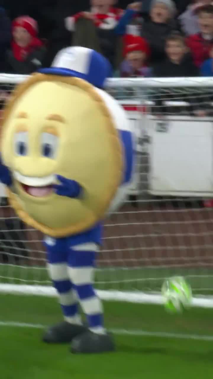 Gunnersaurus beats Wigans Crusty the Pi...
