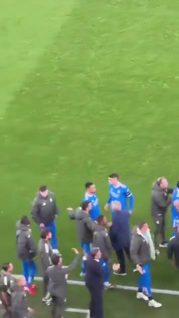 Vinícius Jr reports to the referee and José Mourinho after an on-field dispute with Prestianni.