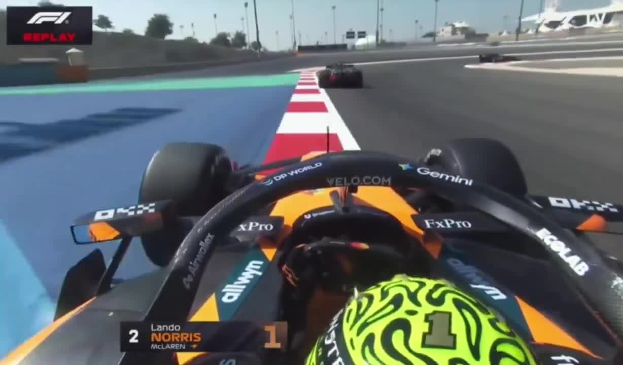 landos thumbs up to nico earlier for bl... (1)