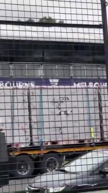 Formula 1 is officially at Melbourne (1)