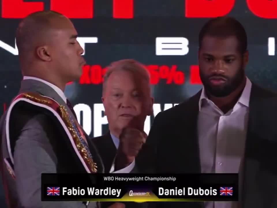 Daniel Dubois refused to shake Fabio War... (1)