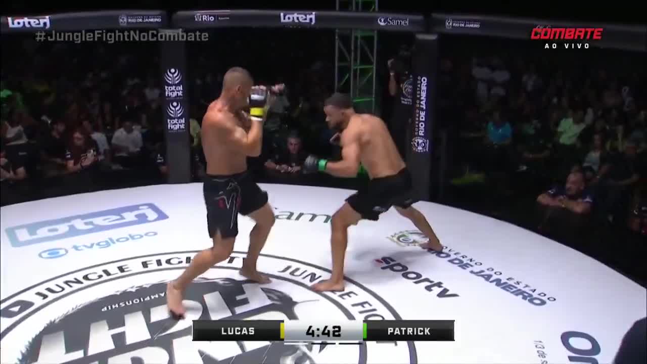 Lucas -Hodak- Silva takes out Patrick Ol...