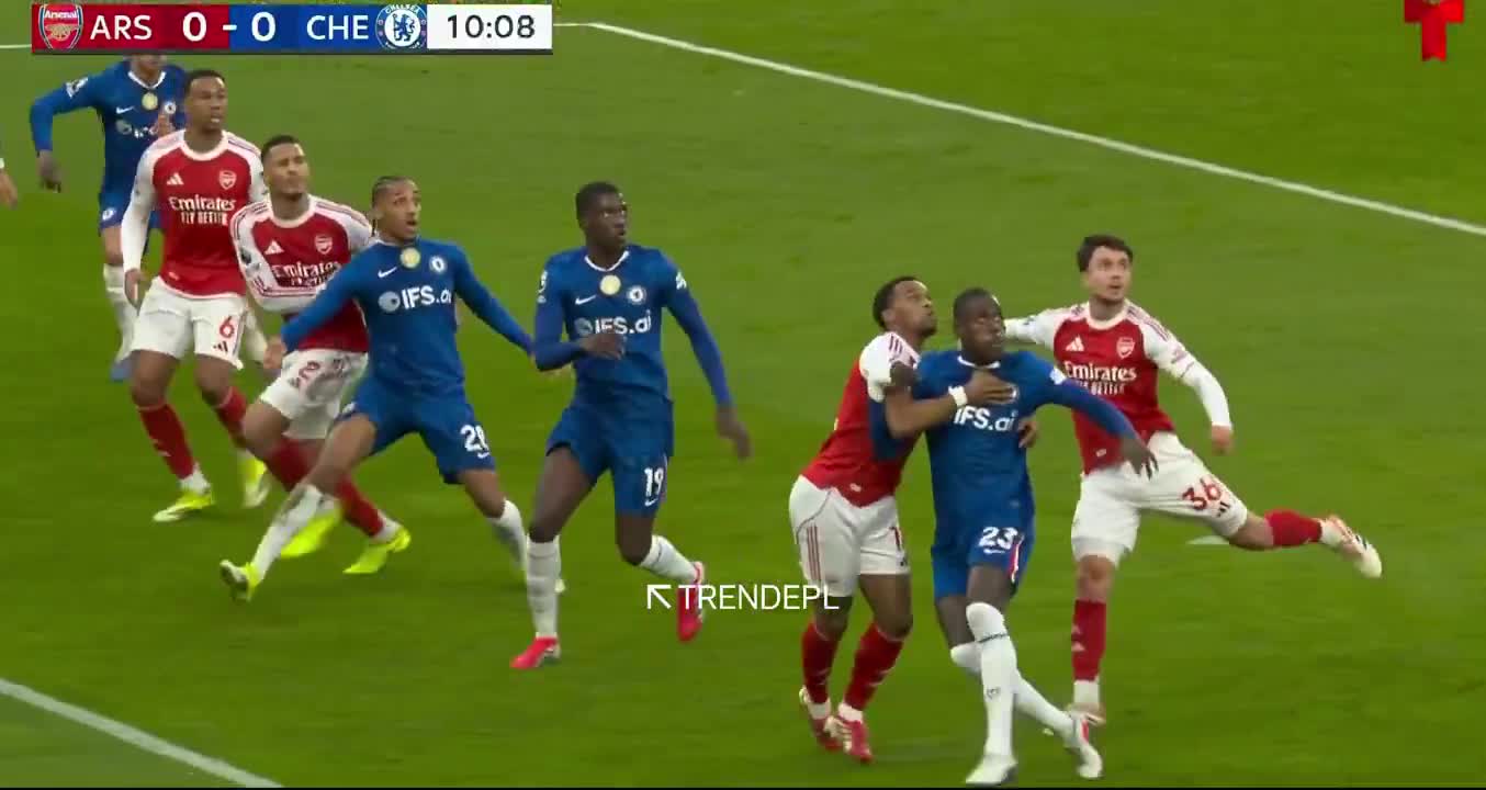 MAMADOU SARR MISSES A HUGE CHANCE FOR CH... (1)