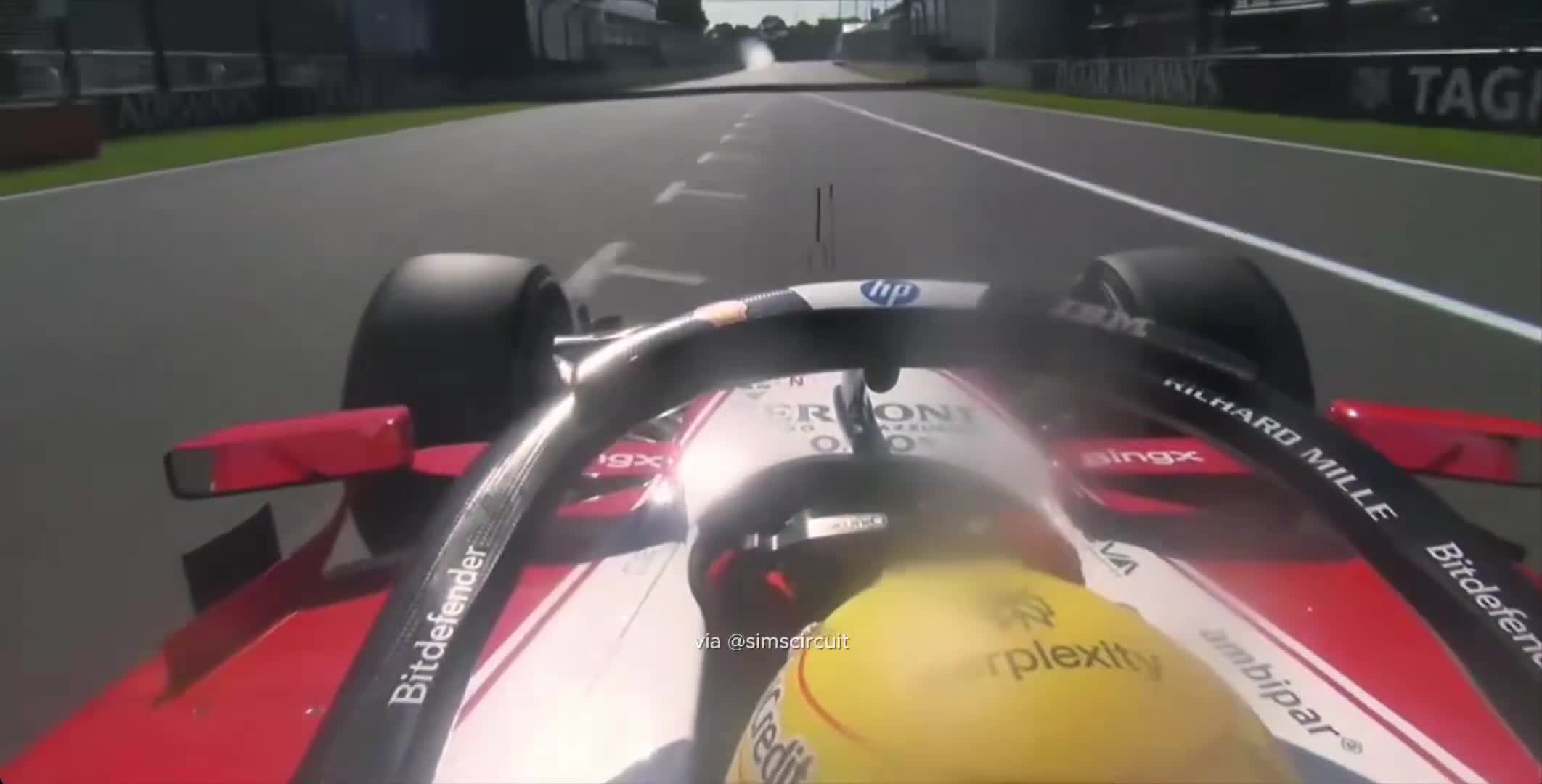 Dios Lewis casi se lleva de corbata a Fr... (1)