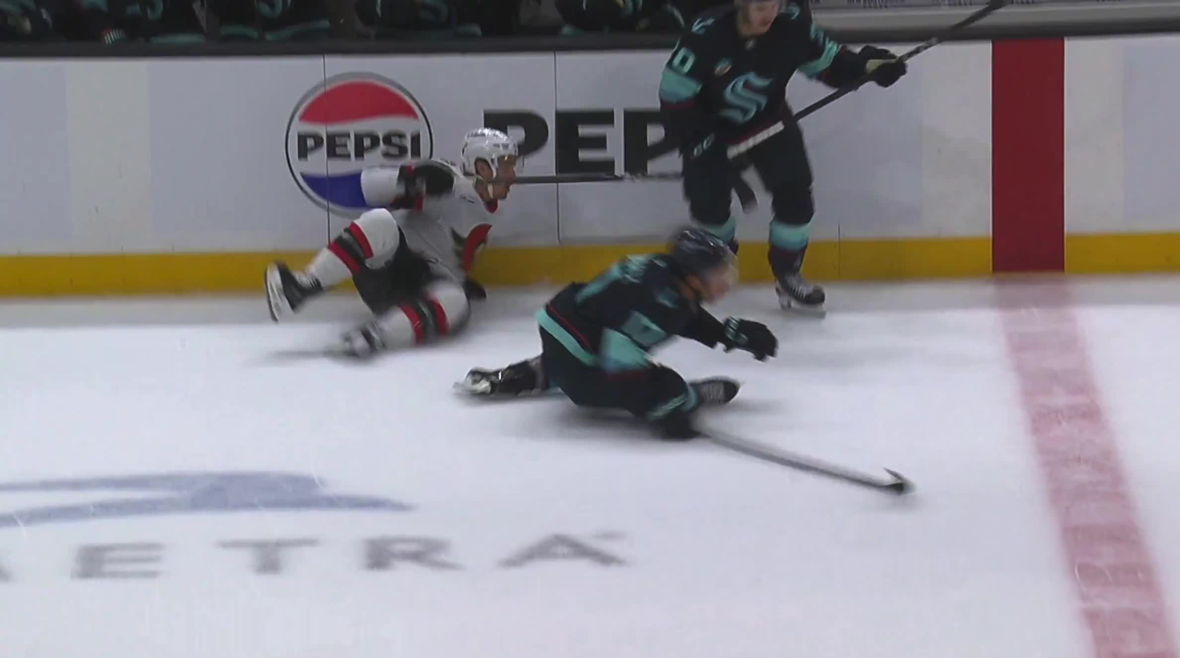 Scary moment in Seattle as Jaden Schwart...