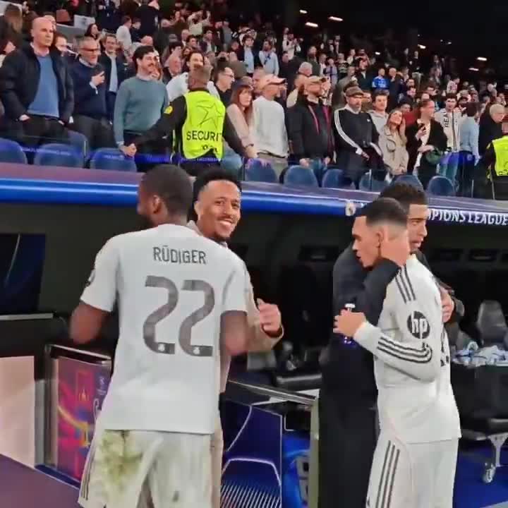 Jude Bellingham & Militao applauding the... (1)