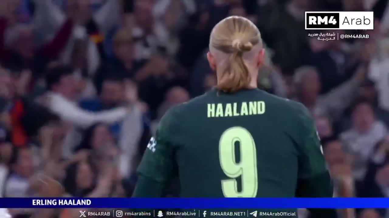 Kills me how Haaland took off his unders...