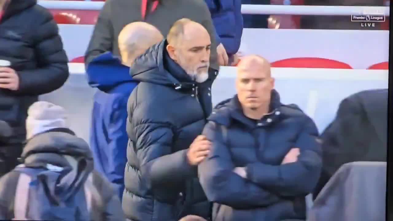 Tottenham coach Igor Tudor briefly mistakes another bald man on the pitch for Liverpool’s Arne Slot while trying to greet him