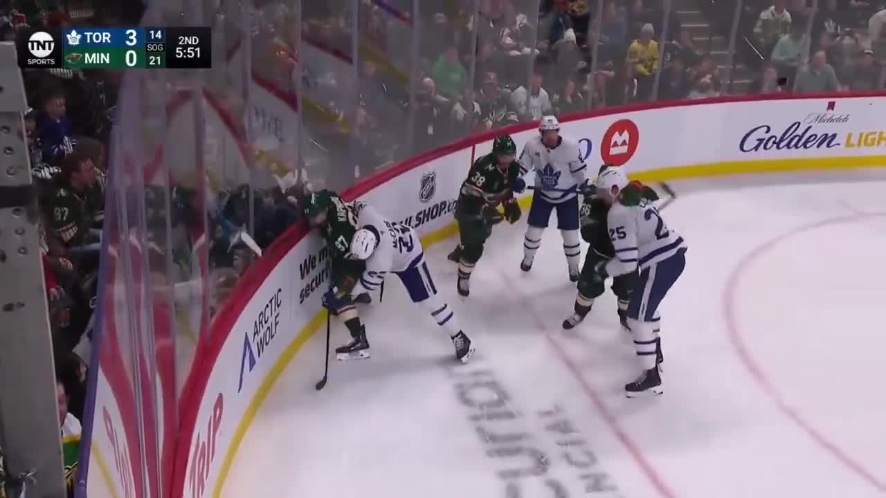 5'8- Zuccarello did NOT back down after ...
