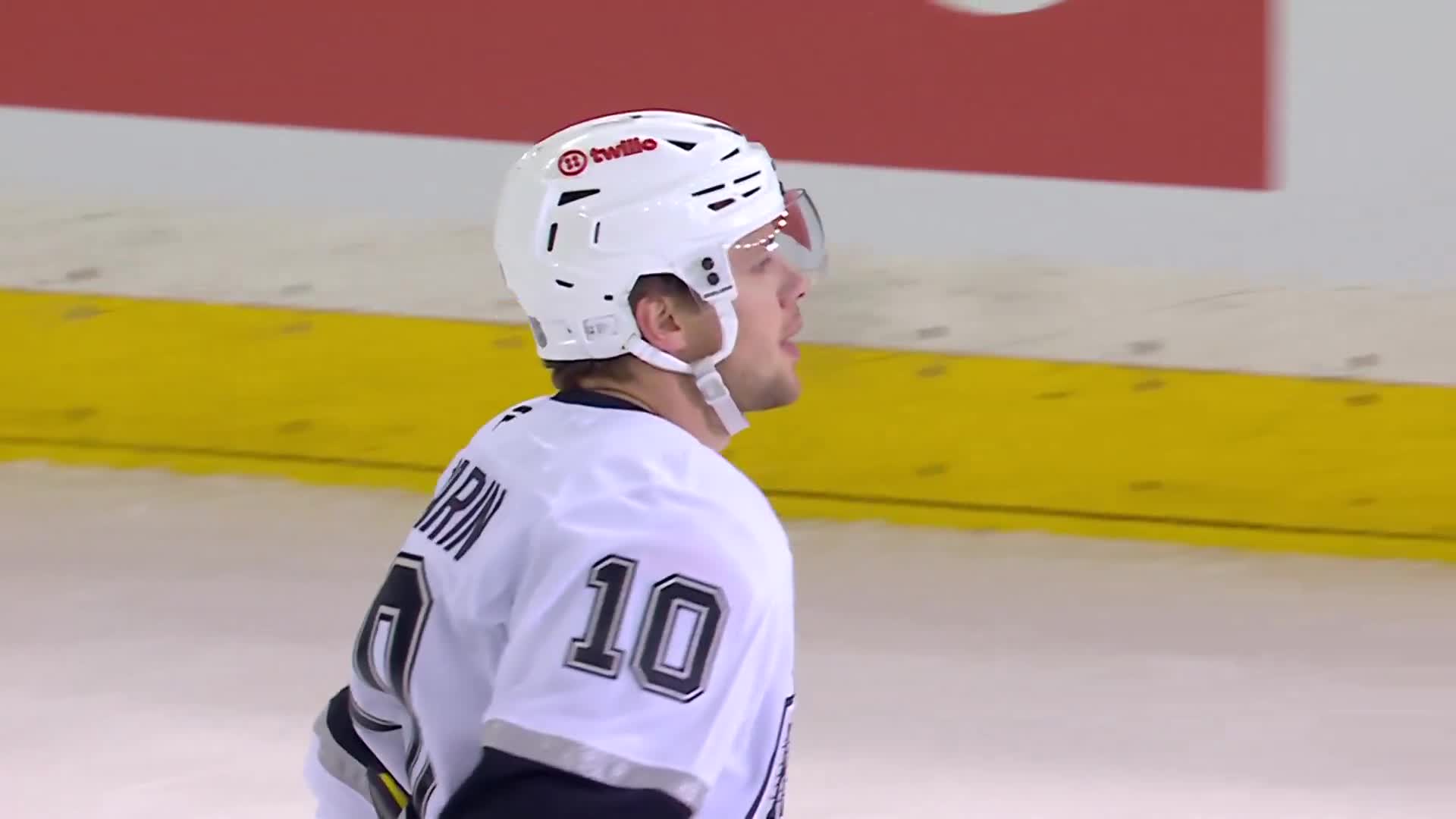 Artemi Panarin gets a standing-o in his ... (1)