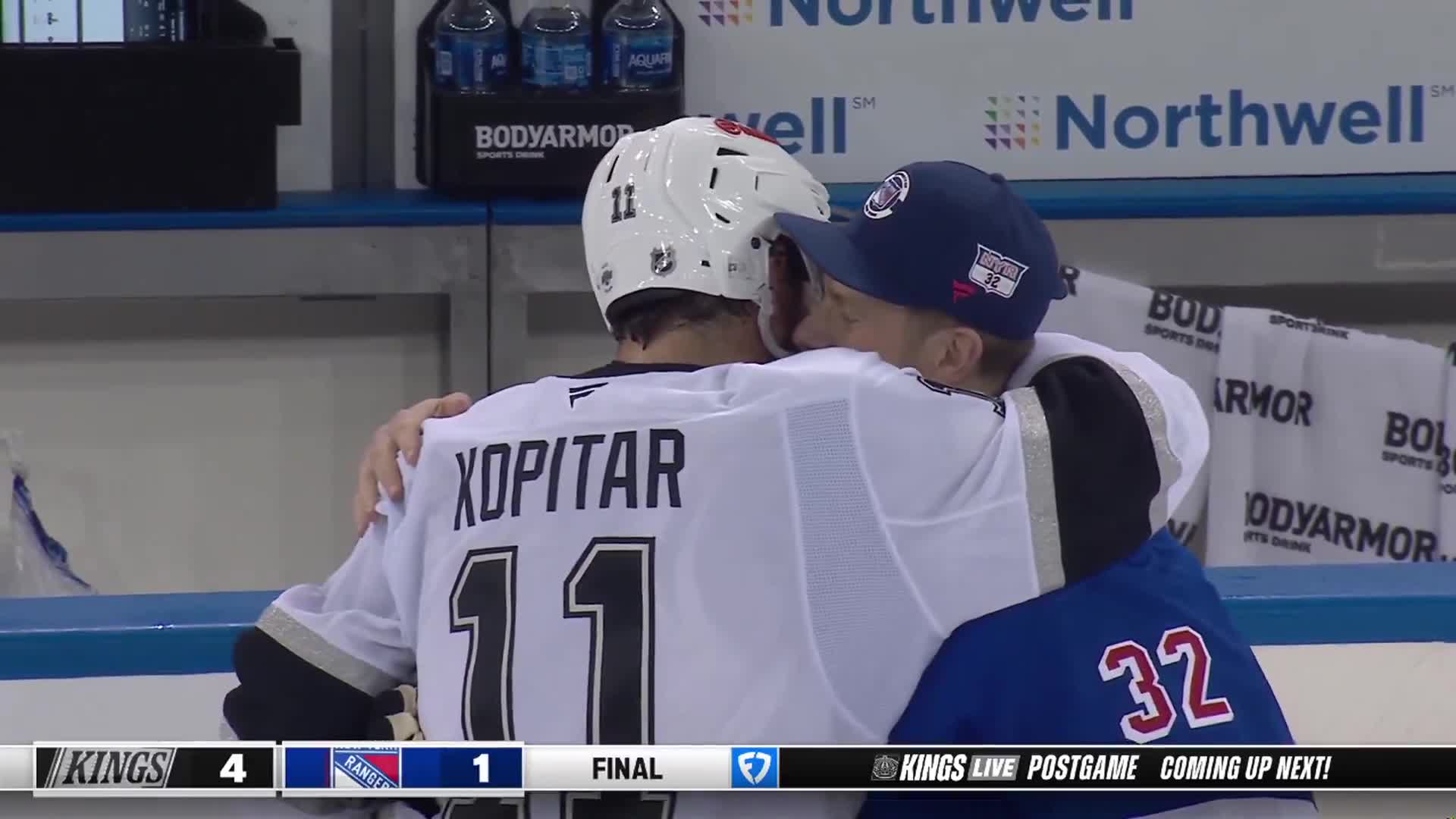 The final on-ice embrace between Jonatha...
