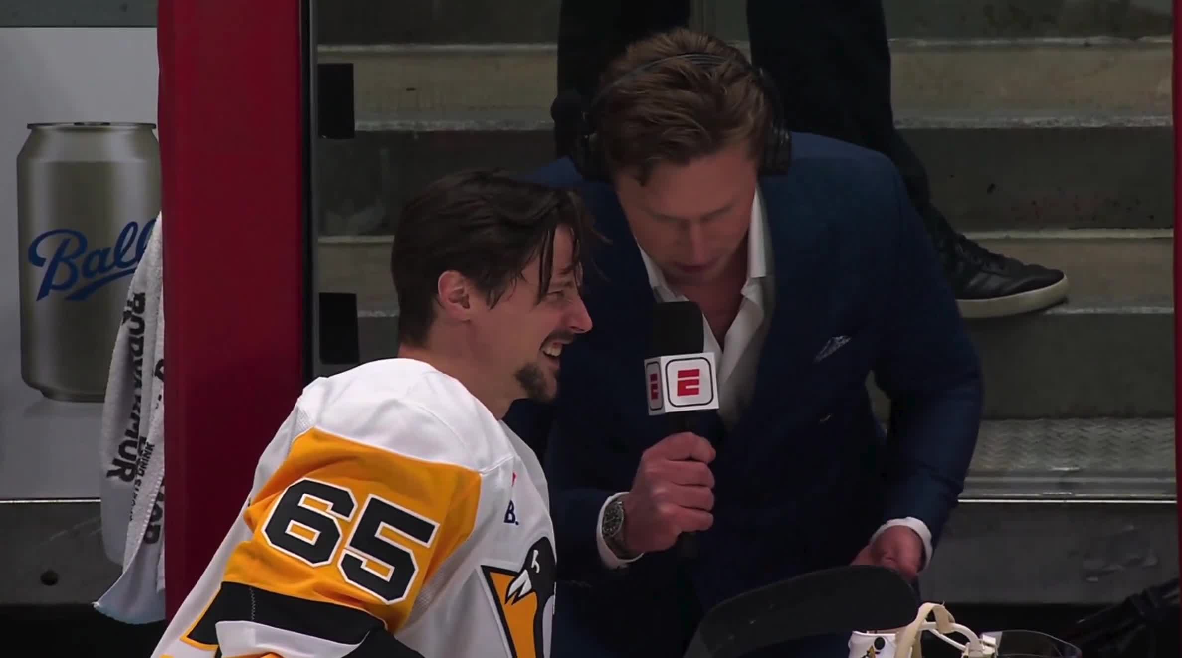 -Oh sh-t, here we go.- Erik Karlsson ga... (1)