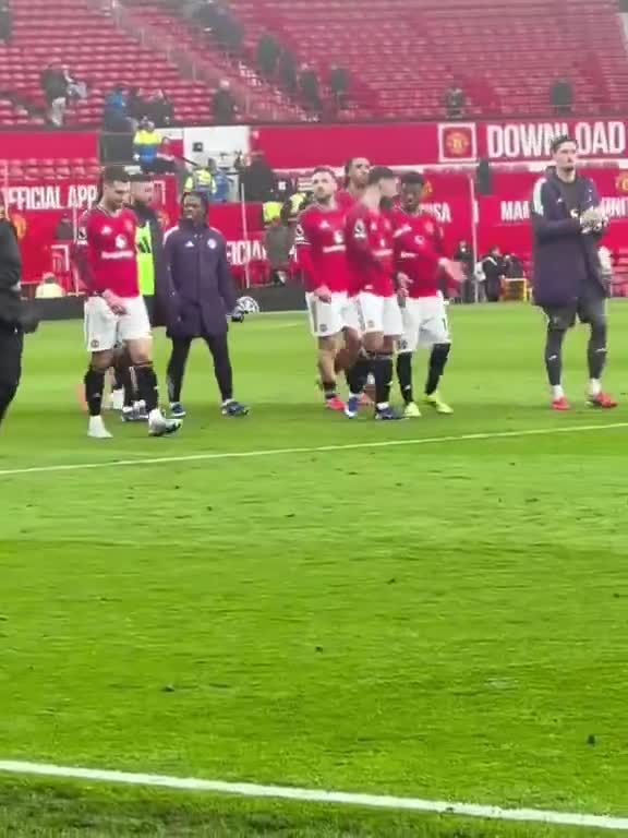 Bruno Fernandes was still coaching Amad ... (1)