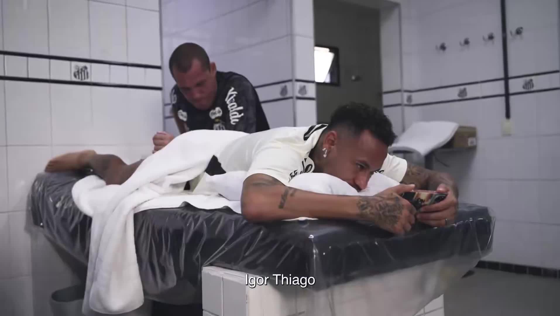 Neymar Jr's live reaction to Ancelotti's decision to not include him in Brazil squad.