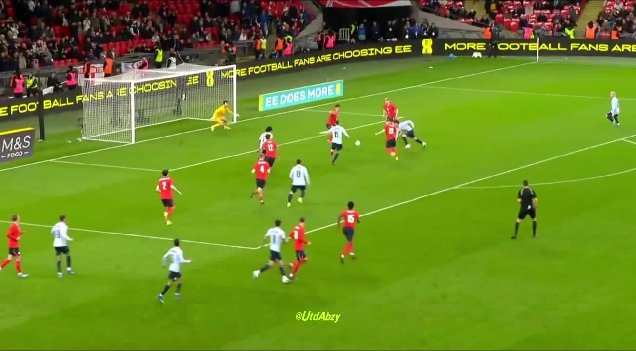 One day they’ll give Harry Maguire his flowers