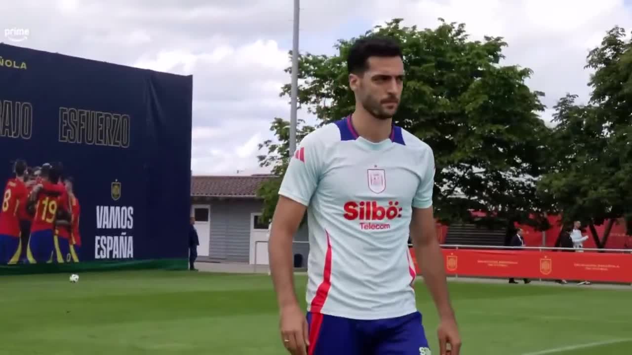 Mikel Merino to Lamine Yamal