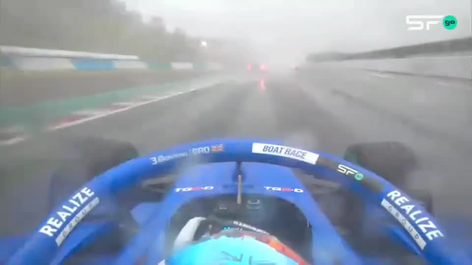 In SuperFormula, Browning missed the SC flag due to the spray of water and collided with O'Sullivan ahead