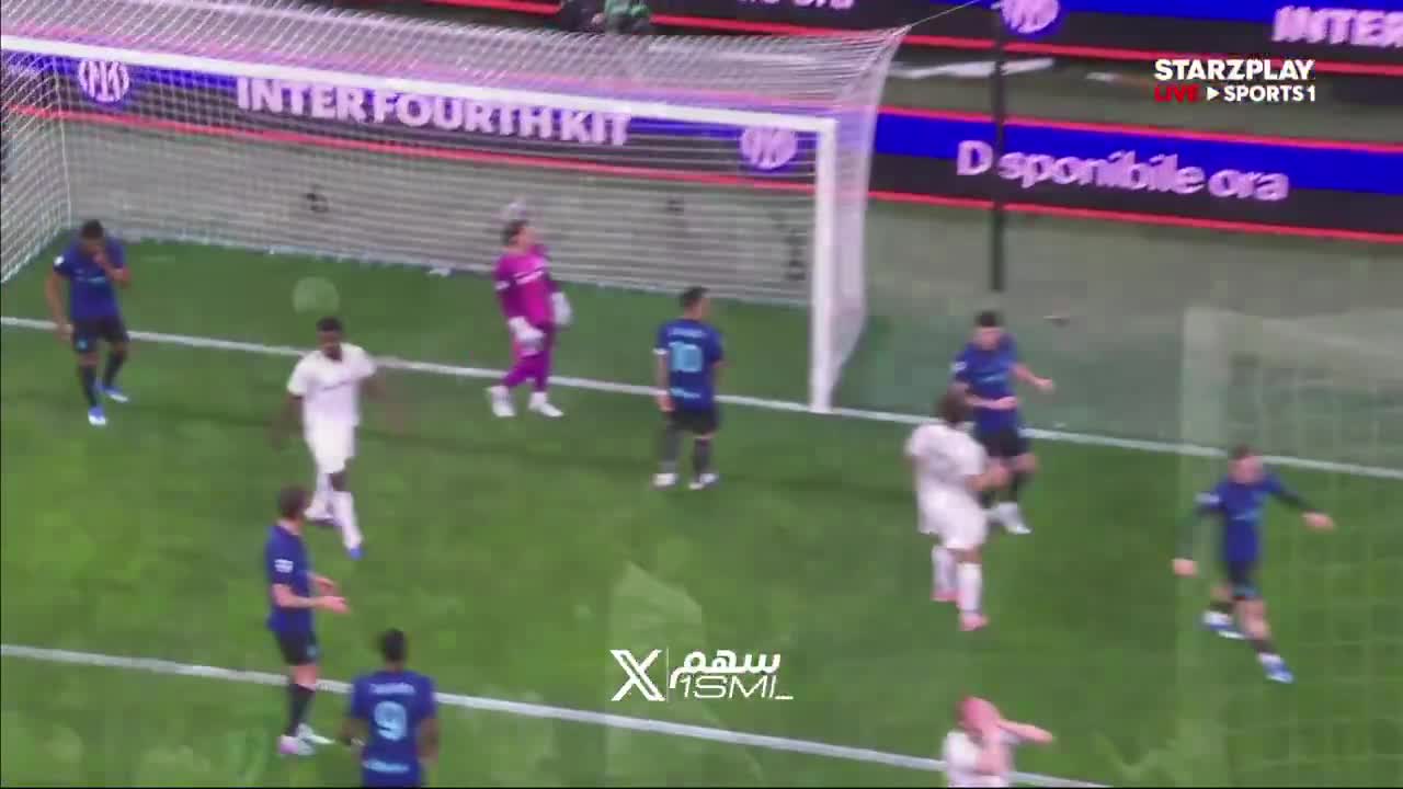Yann Sommer against AS Roma.