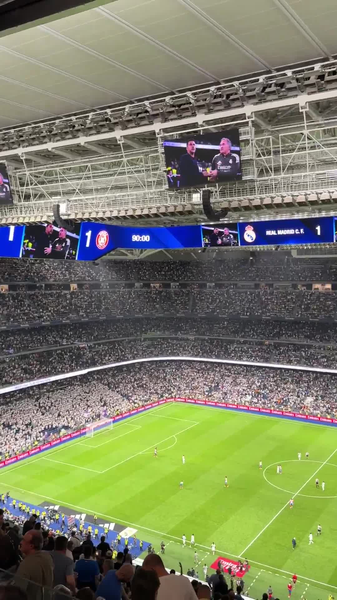 Real Madrid fans at FT after draw at the Bernabéu and zero wins in last three games.