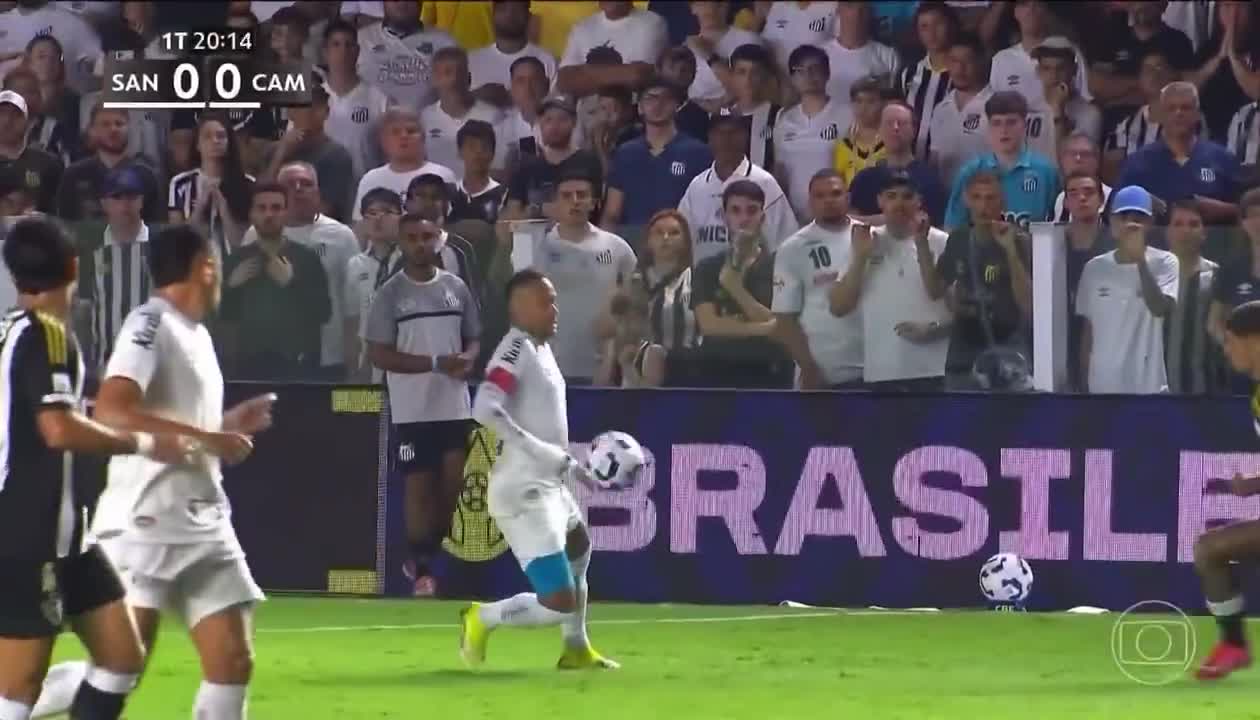 Great skill from Neymar against Atlético-MG