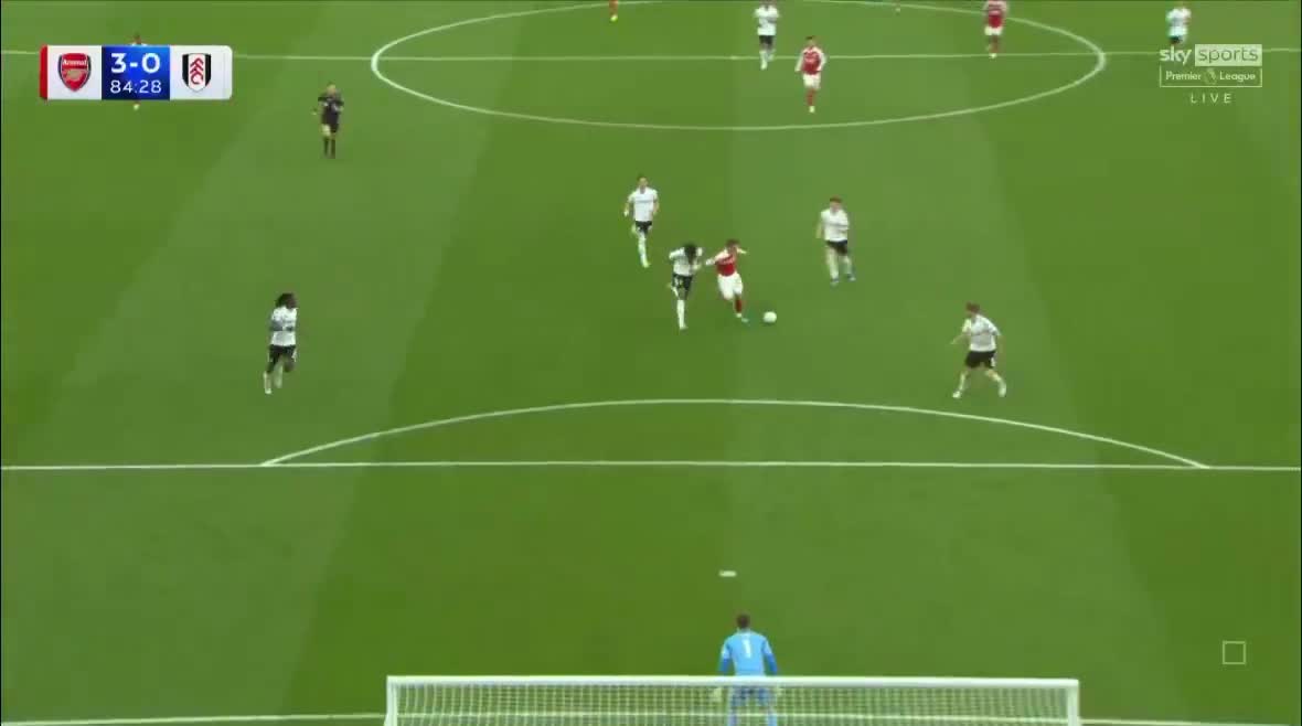 Max Dowman facing a swarm of 5 Fulham players