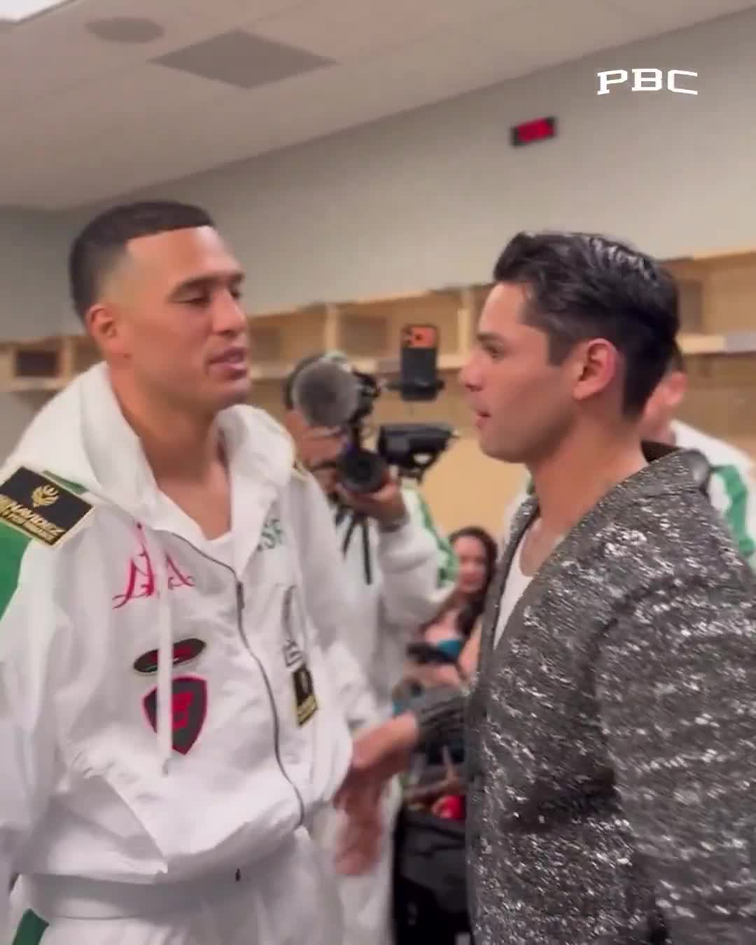 Ryan Garcia and Mike Tyson hanging out in David Benavidez's locker room