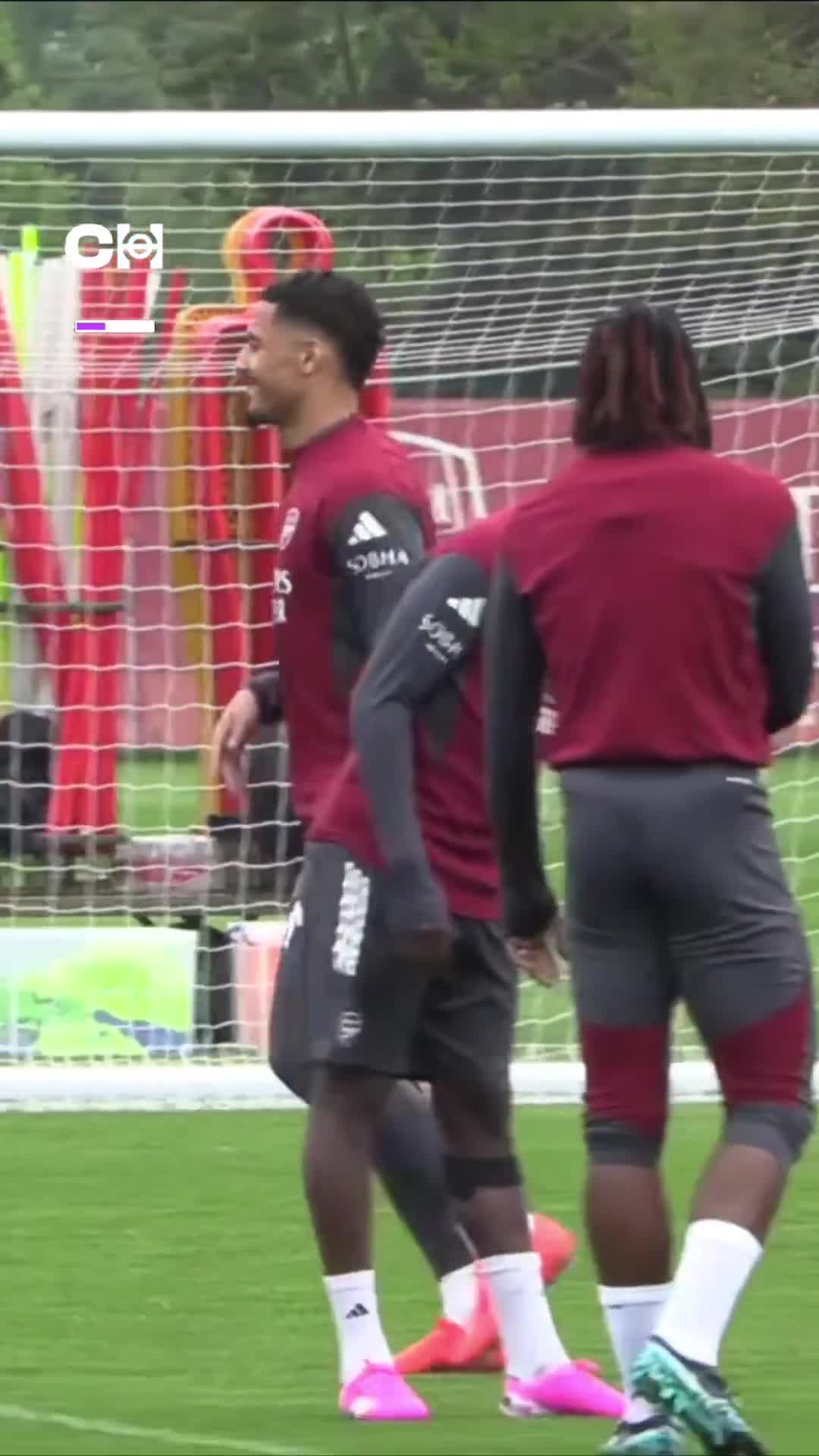 William Saliba's reaction while attempting the no-look pass is absolutely priceless