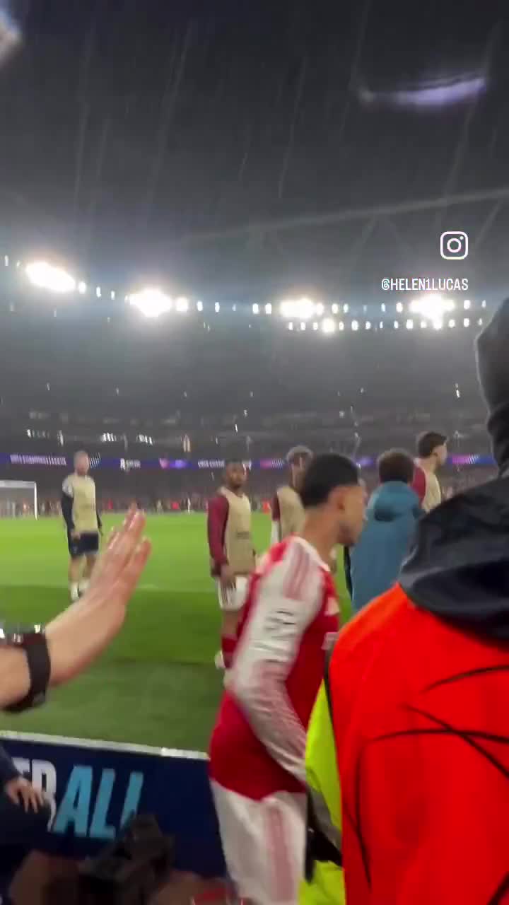 Gabriel Martinelli throwing the ball into the crowd, before it is passed to Kepa Arrizabalaga who boots it away onto the pitch