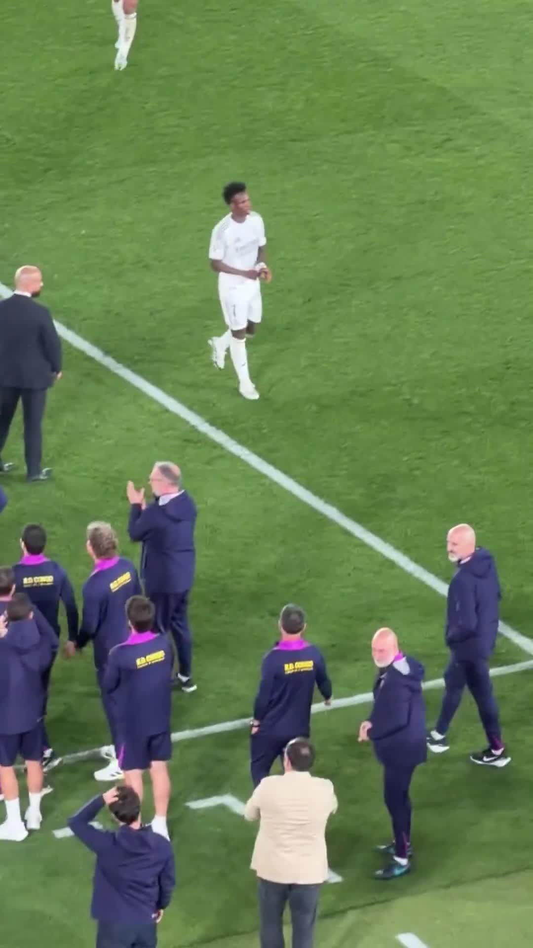 All the Real Madrid players offering their condolences to Hansi Flick for the passing of his father.