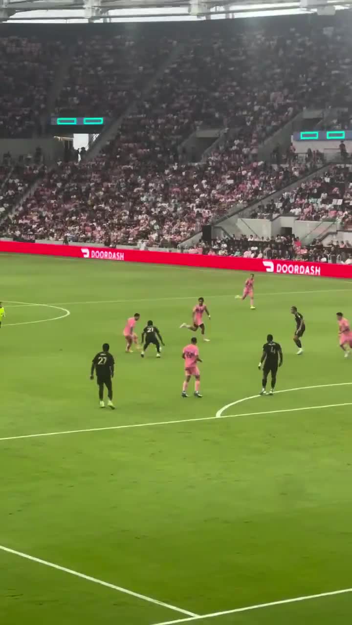 Fan view of Leo Messi’s assist in the first half