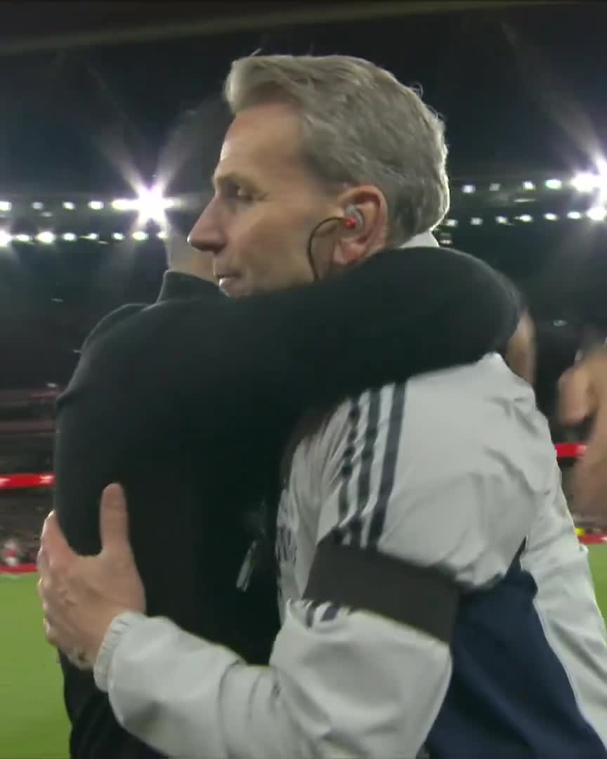 Arteta and the players’ reaction after the final whistle of the match