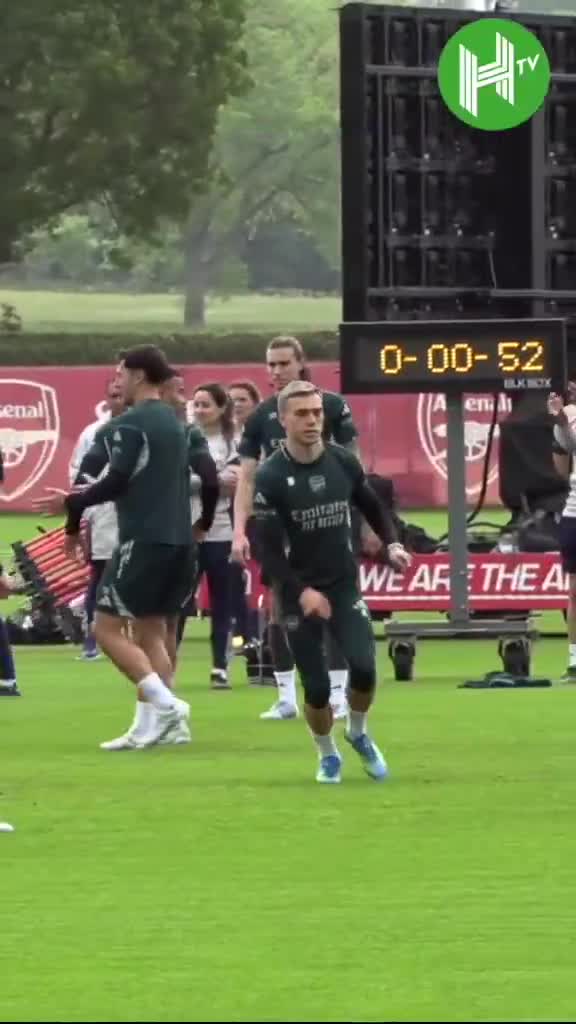 Mikel Arteta thoroughly enjoying himself in Arsenal training