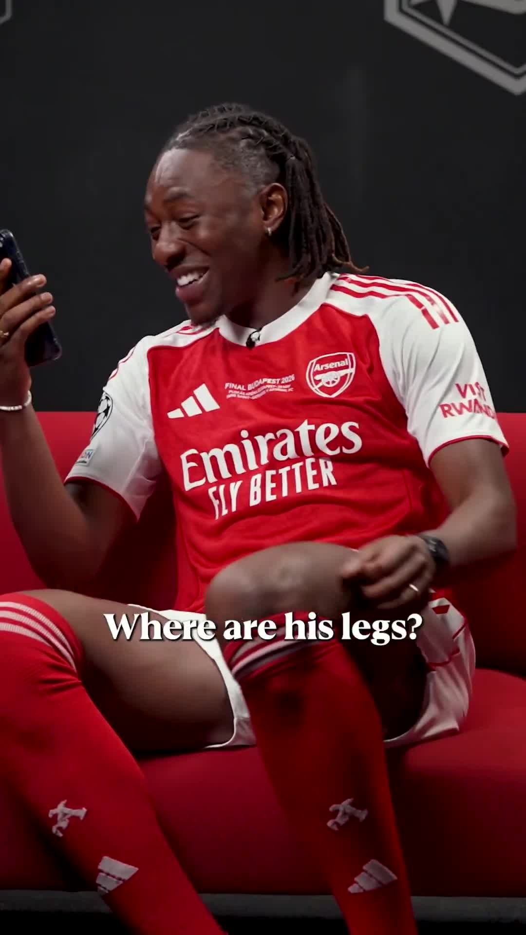 Ebere Eze reacts to the Man City bottle-fan 😅