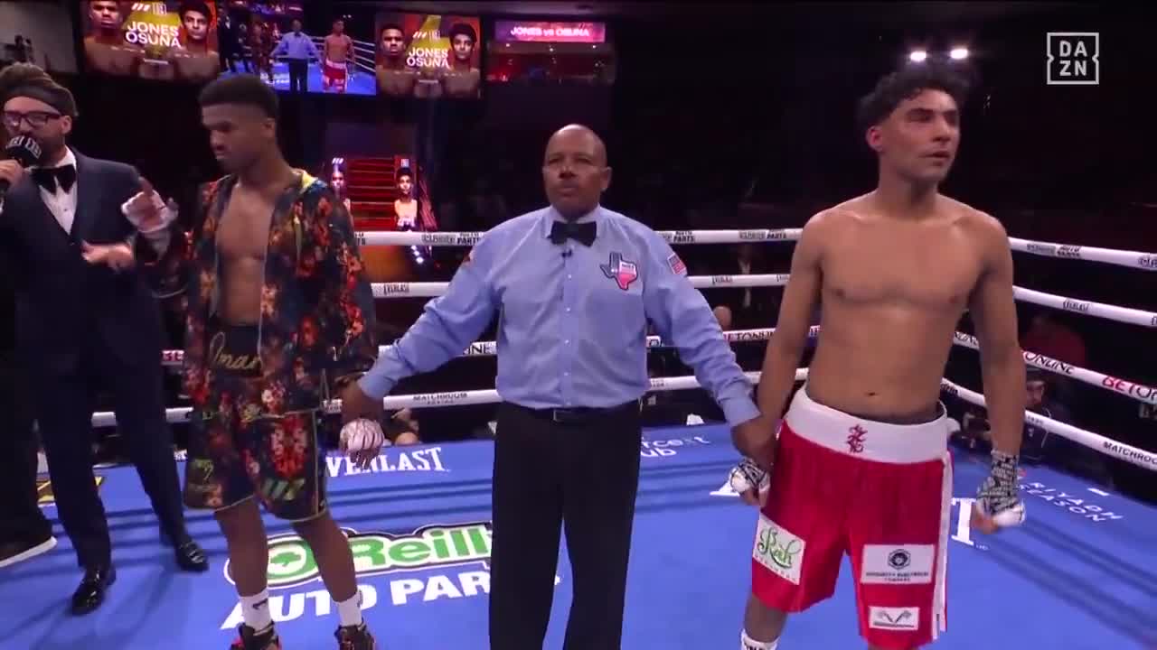 Omari Jones gets the unanimous decision win over Diego Osuna