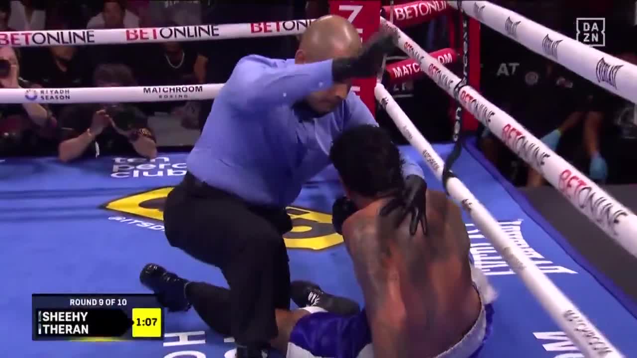 CHARLIE SHEEHY WITH THE KO OF THE NIGHT