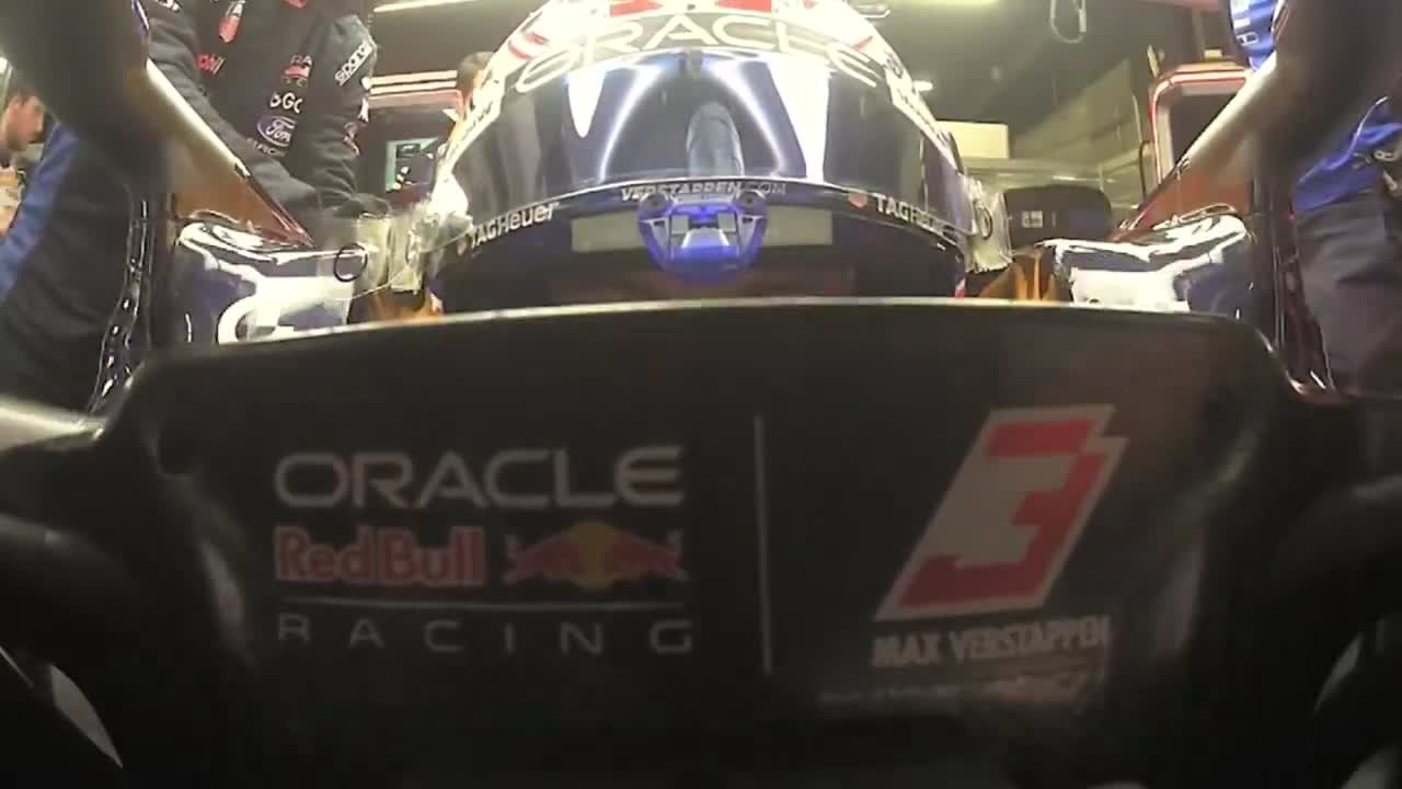 Max Verstappen entering Datastappen mode before FP3