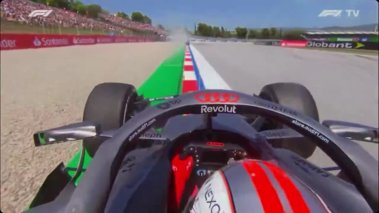 This is the moment Liam Lawson accidentally ended Hülkenberg’s race.