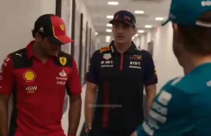 Liam Lawson's face the moment Carlos Sainz said