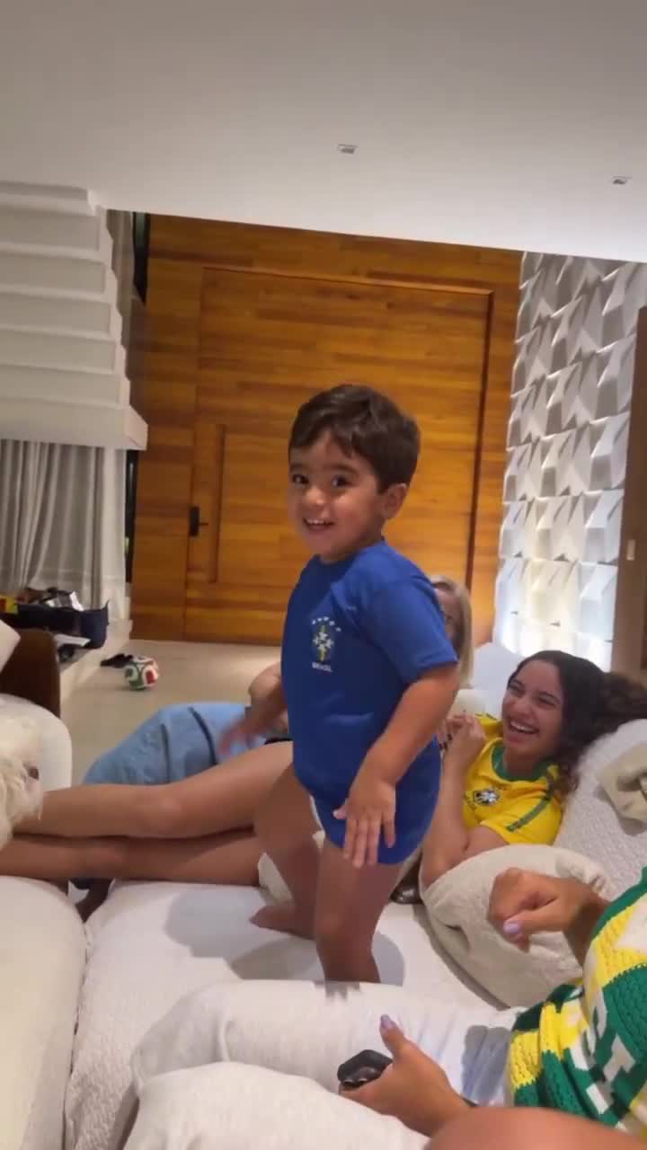 Manchester United legend Rafael da Silva’s son did the famous Matheus Cunha celebration after he scored for Brazil 🇧🇷 against Haiti