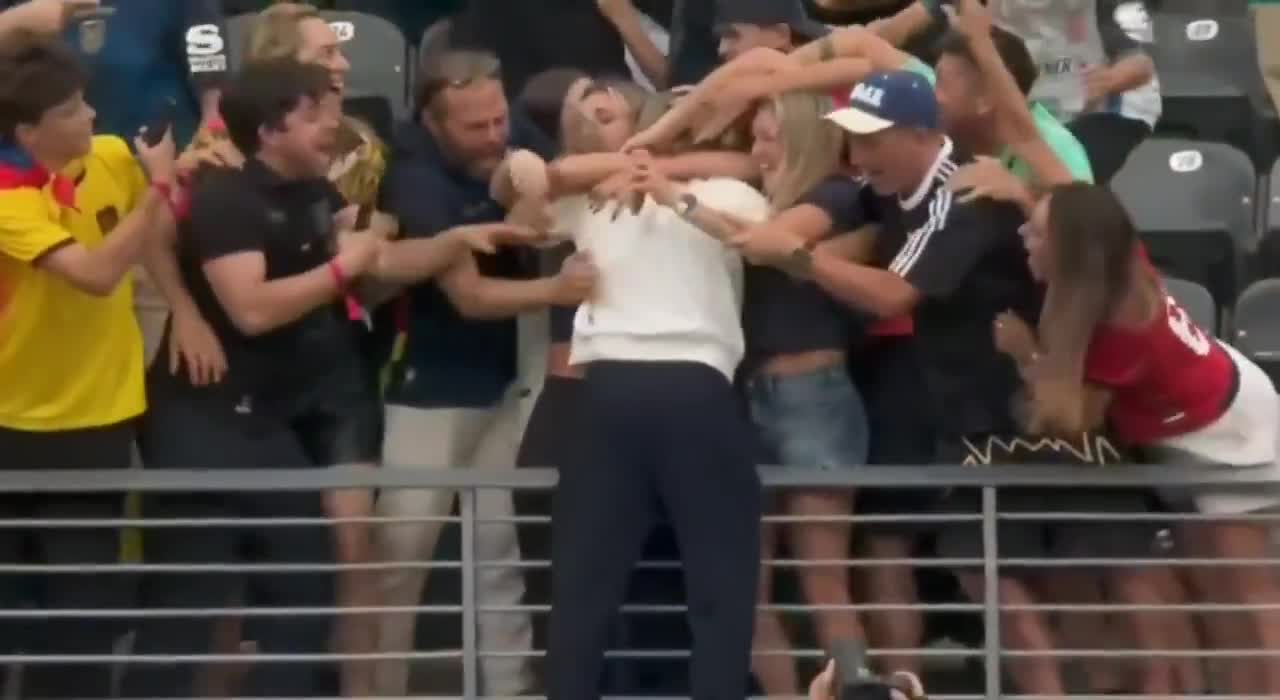 Beccacece celebrates Ecuador's 2-1 victory over Germany