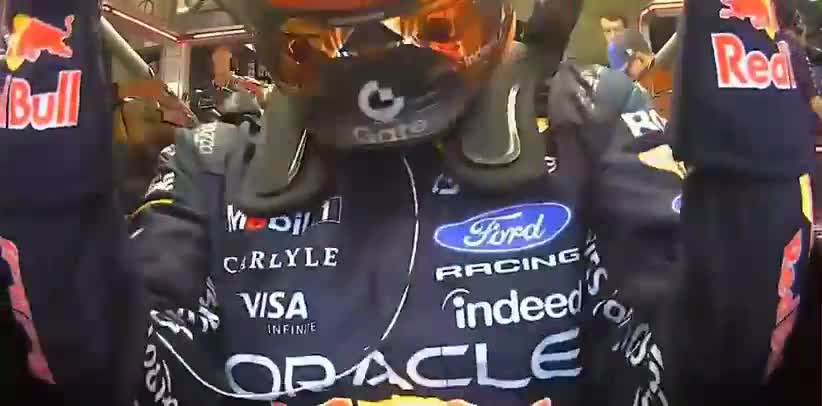Max is out of the car.. looks like he'll only do 1 lap
