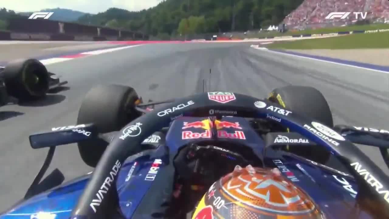 Max's onboard of the battle with Hamilton