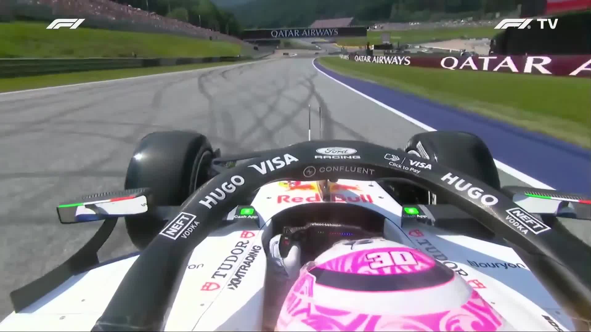 Liam Lawson's double overtake.