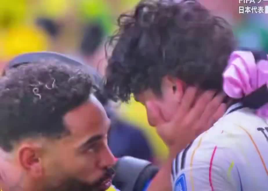 The moment Cunha comforts Tanaka during Brazil's 2-1 win over Japan